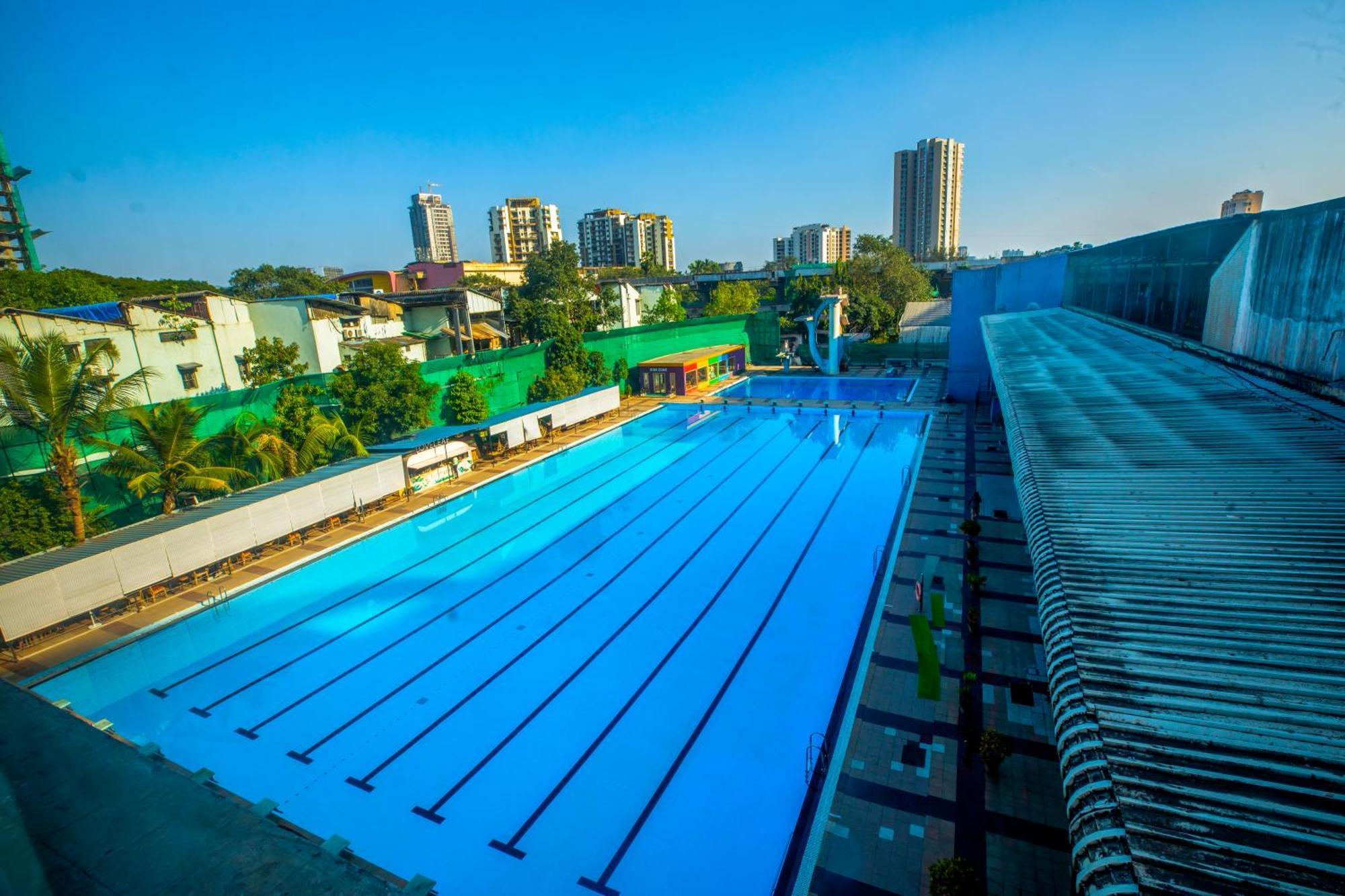 The Thane Club Екстериор снимка