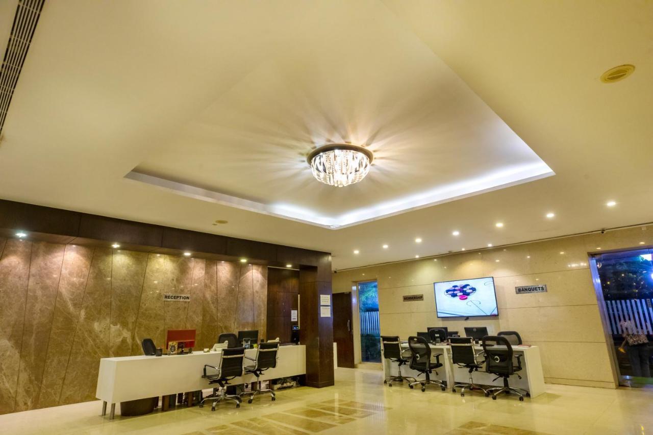 The Thane Club Екстериор снимка